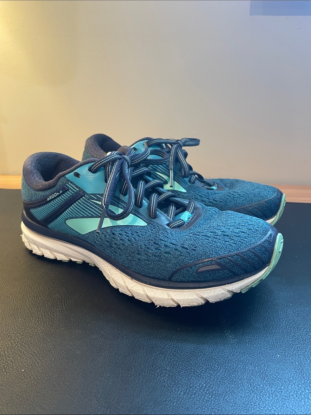 Brooks Adrenaline GTS 18 running shoes